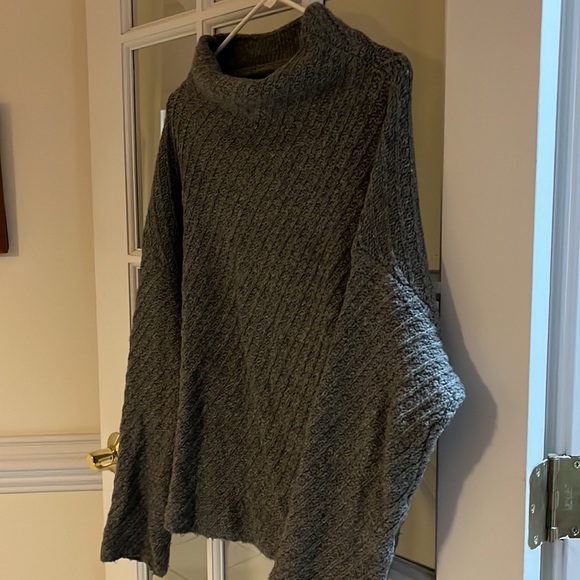 Sweater - Picture 3 of 3